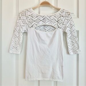 NWOT Bebe White Seamless Keyhole Cut-Out Holes Long Quarter Sleeves Top
